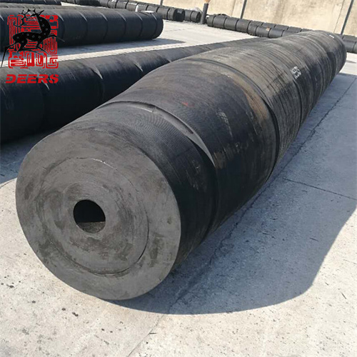 Guardabarros cilíndrico de remolcador