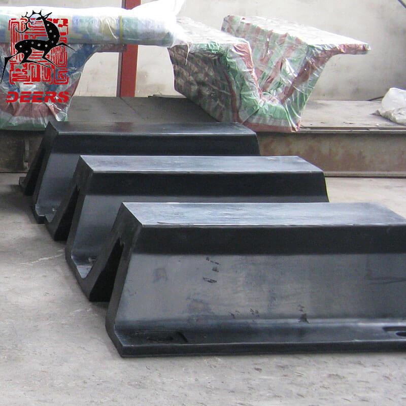 Producción de Arch Rubber Fender (3)